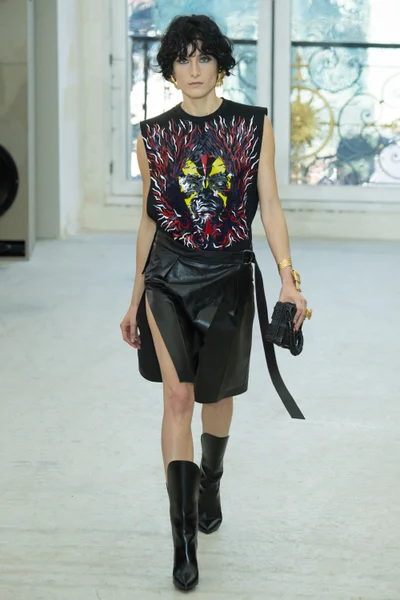 Look 17